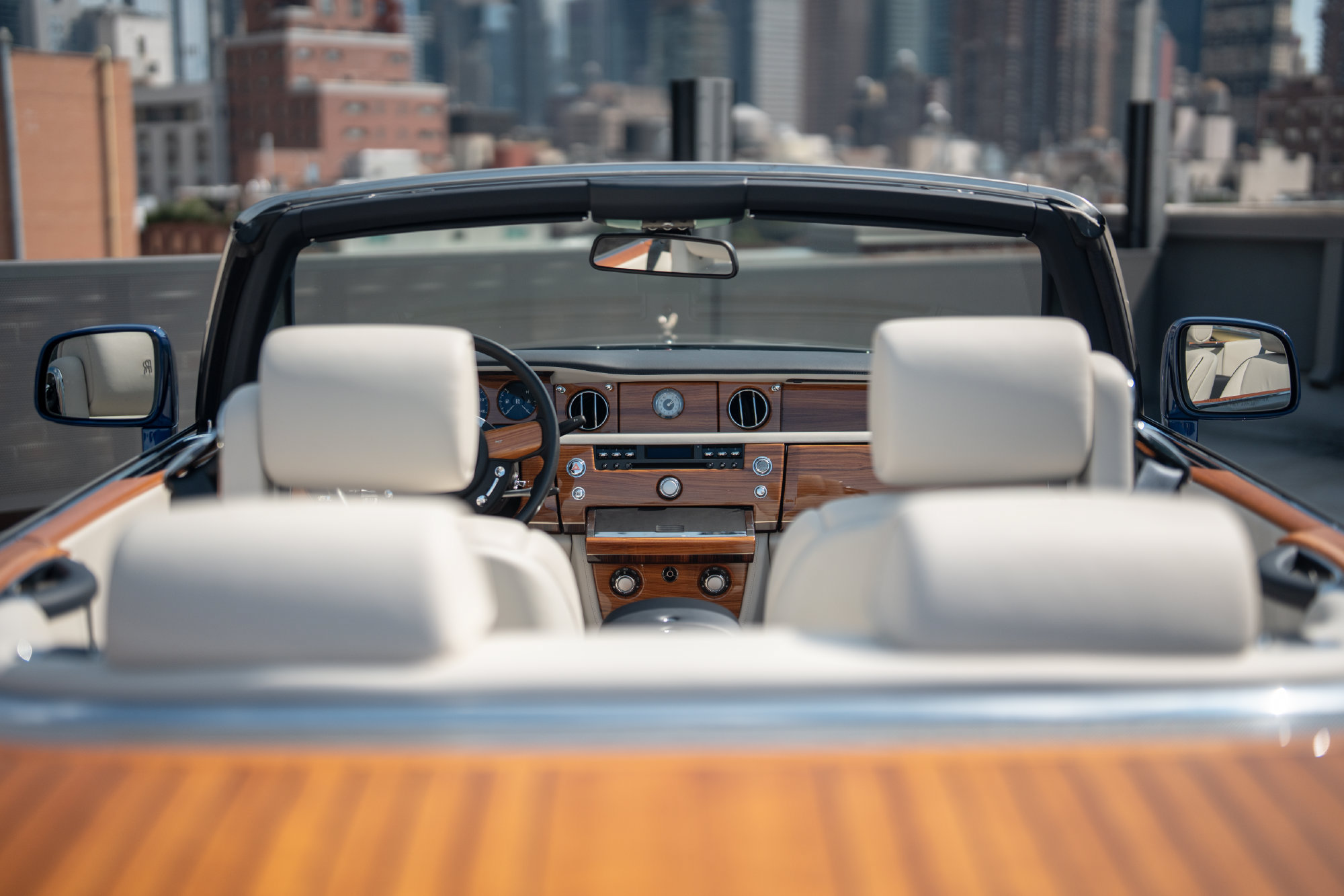 Used 2011 Rolls-Royce Phantom Drophead Coupe RWD image 26
