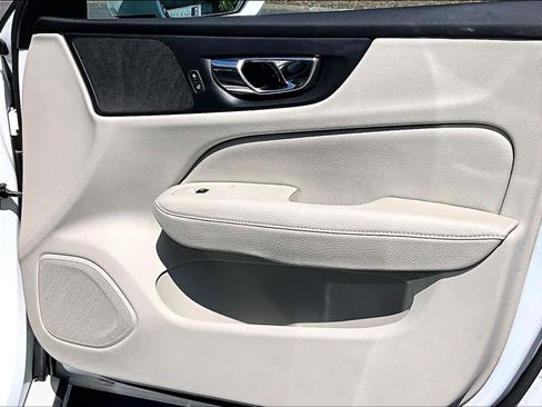 Used 2019 Volvo S60 T5 Momentum w/ Premium Package FWD image 26
