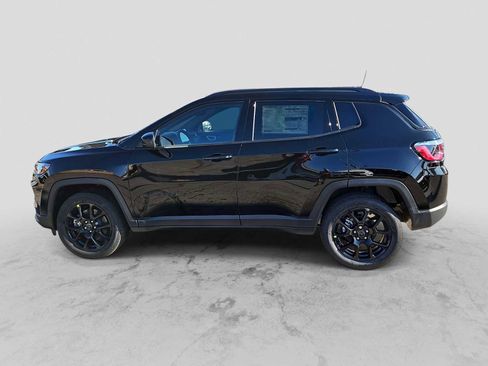 New 2026 Jeep Compass Latitude image 5