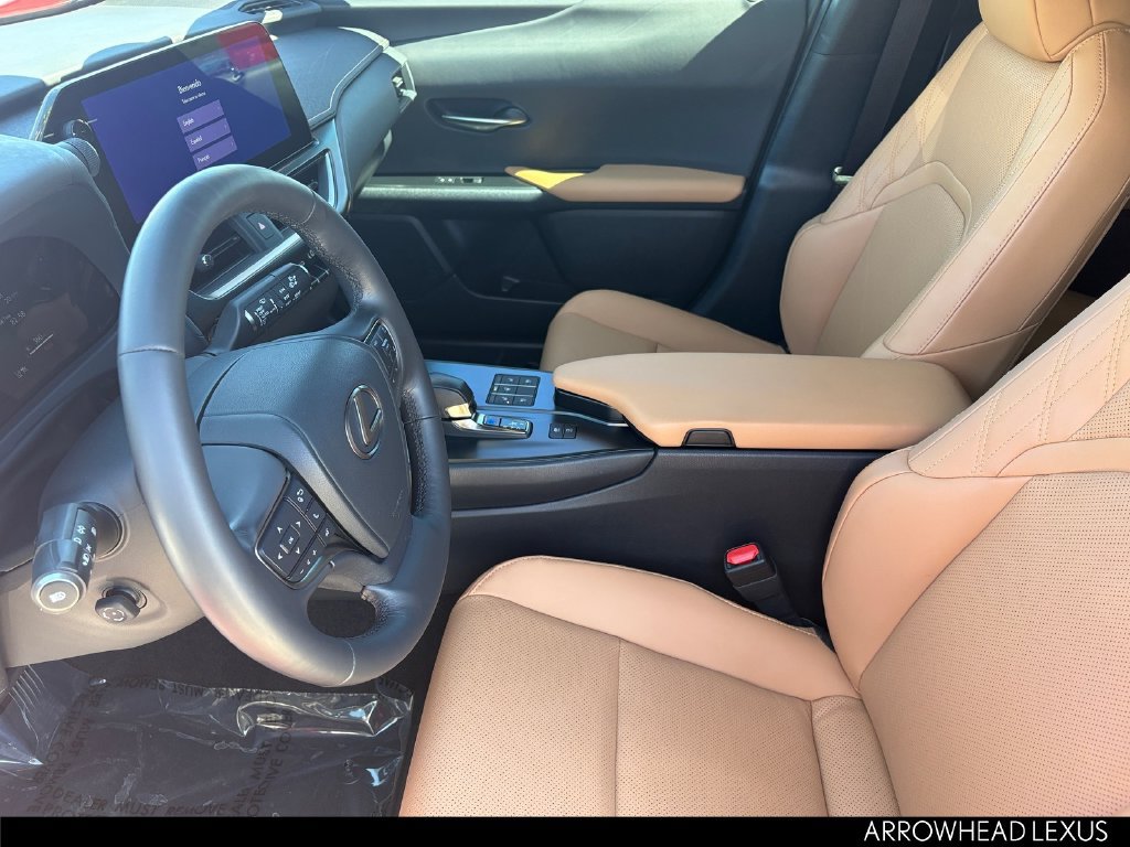 Used 2025 Lexus UX 300h FWD w/ Accessory Package (Z2) image 17