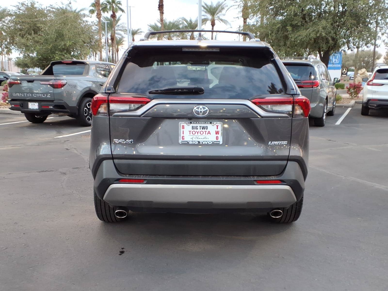 Certified 2022 Toyota RAV4 Limited FWD image 5