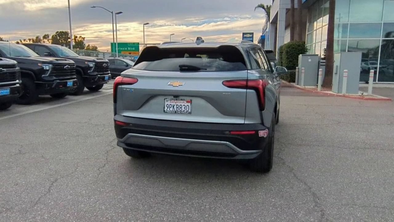 Used 2024 Chevrolet Blazer EV LT AWD/4WD image 7