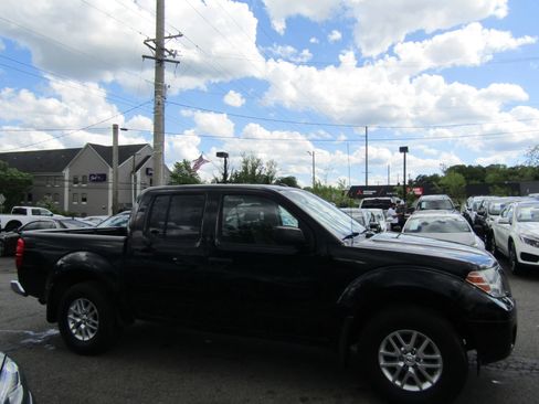 Used 2015 Nissan Frontier SV image 8