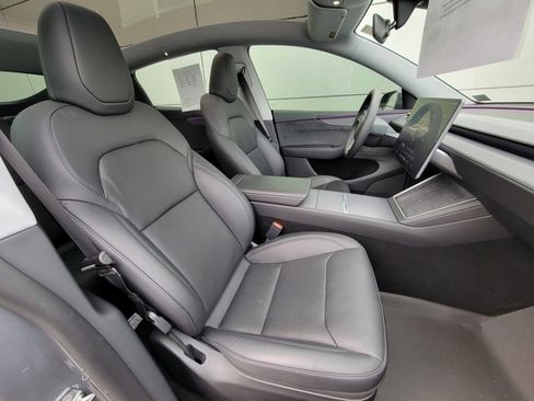 Used 2026 Tesla Model Y Long Range image 19