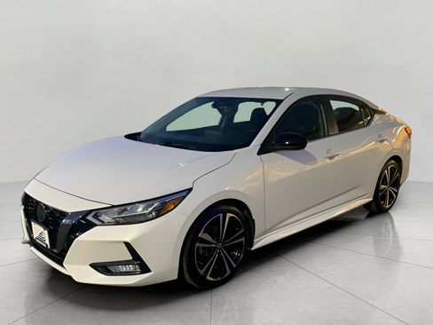 Used 2022 Nissan Sentra SR w/ Electronics Package image 4