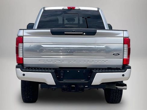 Used 2017 Ford F250 Platinum w/ FX4 Off-Road Package AWD/4WD image 6