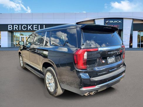 Used 2025 GMC Yukon XL Denali RWD image 4