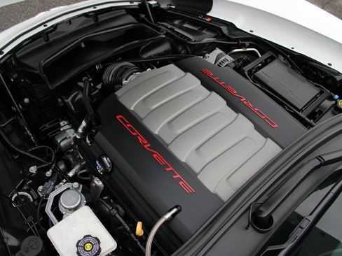 Used 2019 Chevrolet Corvette Stingray Coupe w/ 1LT image 10