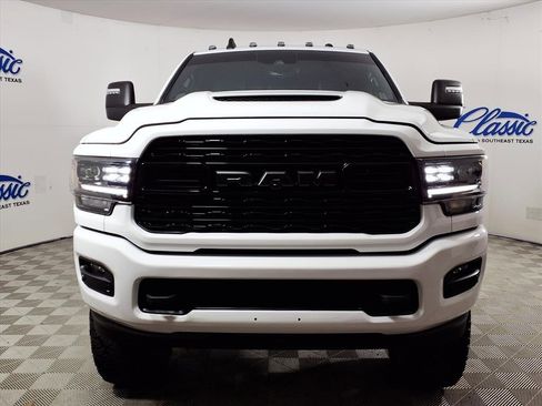 Used 2024 RAM 3500 Limited image 21