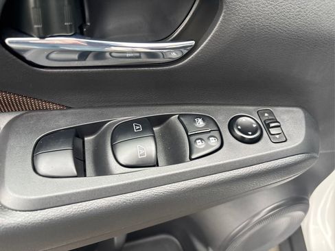 Used 2024 Nissan Kicks SR image 30