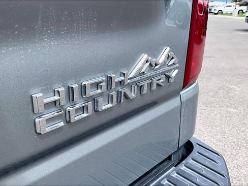 Used 2025 Chevrolet Silverado 1500 High Country w/ Technology Package AWD/4WD image 8