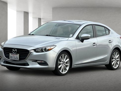 Used 2017 MAZDA MAZDA3 Touring w/ Popular Equipment Package image 8