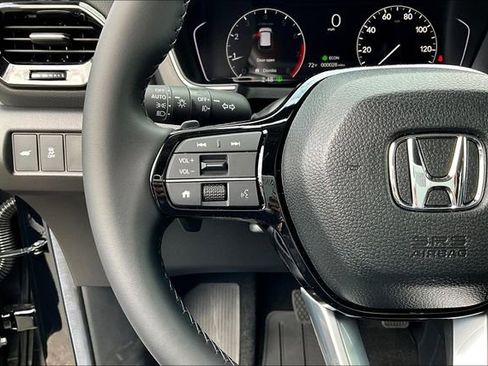 New 2025 Honda Pilot Touring image 20