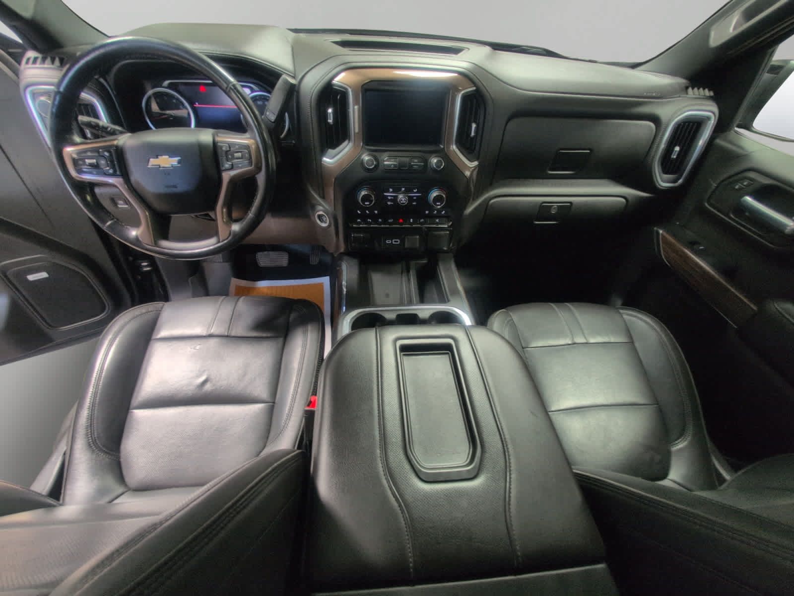 Used 2019 Chevrolet Silverado 1500 High Country w/ Technology Package AWD/4WD image 10