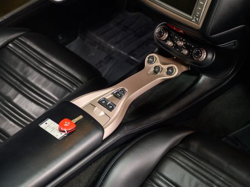 Used 2014 Ferrari California image 27
