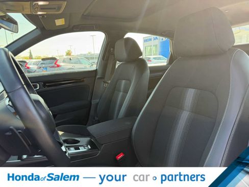 Used 2025 Honda Civic Sport image 11
