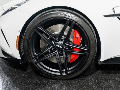 Used 2025 Aston Martin V8 Vantage Coupe image 12