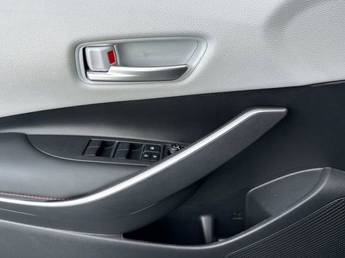 Certified 2025 Toyota Corolla SE image 17