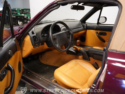 Used 1995 MAZDA MX-5 Miata M-Edition image 4