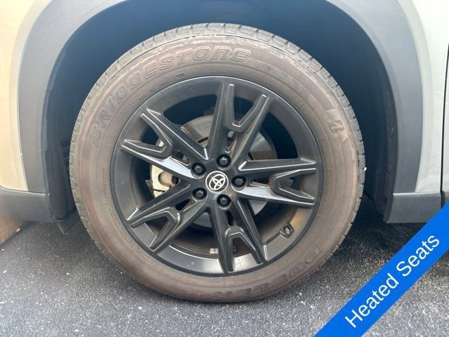 Used 2024 Toyota Grand Highlander AWD image 8