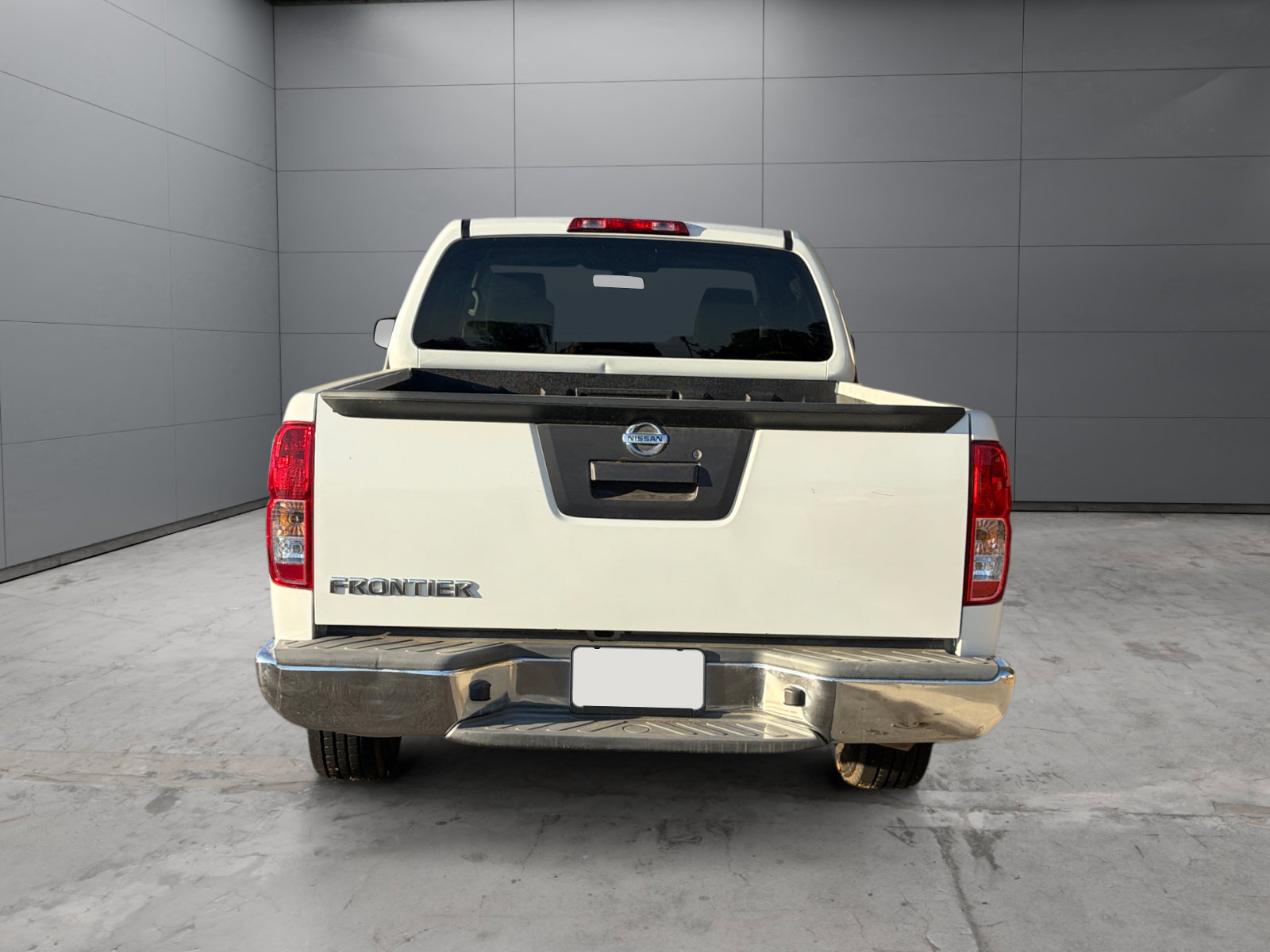 Used 2015 Nissan Frontier S RWD image 4