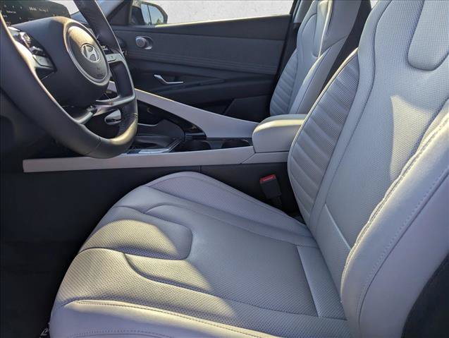 Certified 2025 Hyundai Elantra Limited FWD image 24