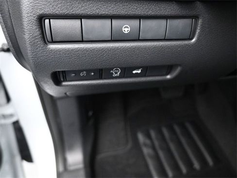 Used 2024 Nissan Rogue SV w/ SV Premium Package image 21