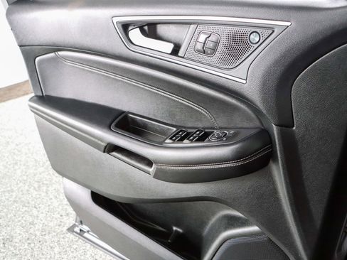 Used 2023 Ford Edge Titanium image 21