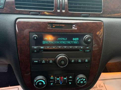 Used 2011 Chevrolet Impala LTZ image 16