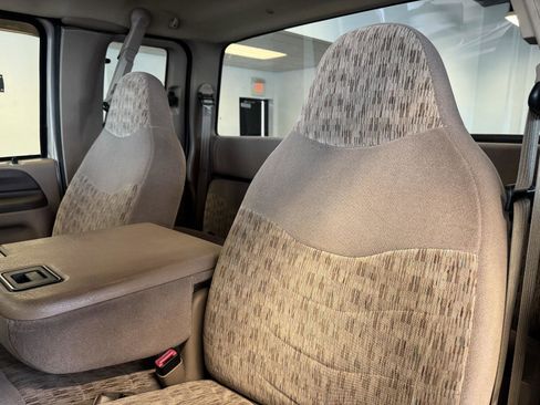 Used 1999 Ford F250 XLT image 15