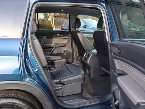 Used 2022 Volkswagen Atlas SEL R-Line image 32