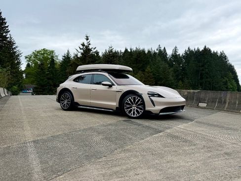 Used 2021 Porsche Taycan 4 Cross Turismo AWD/4WD image 2