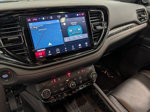 Used 2025 Dodge Durango R/T AWD/4WD image 11