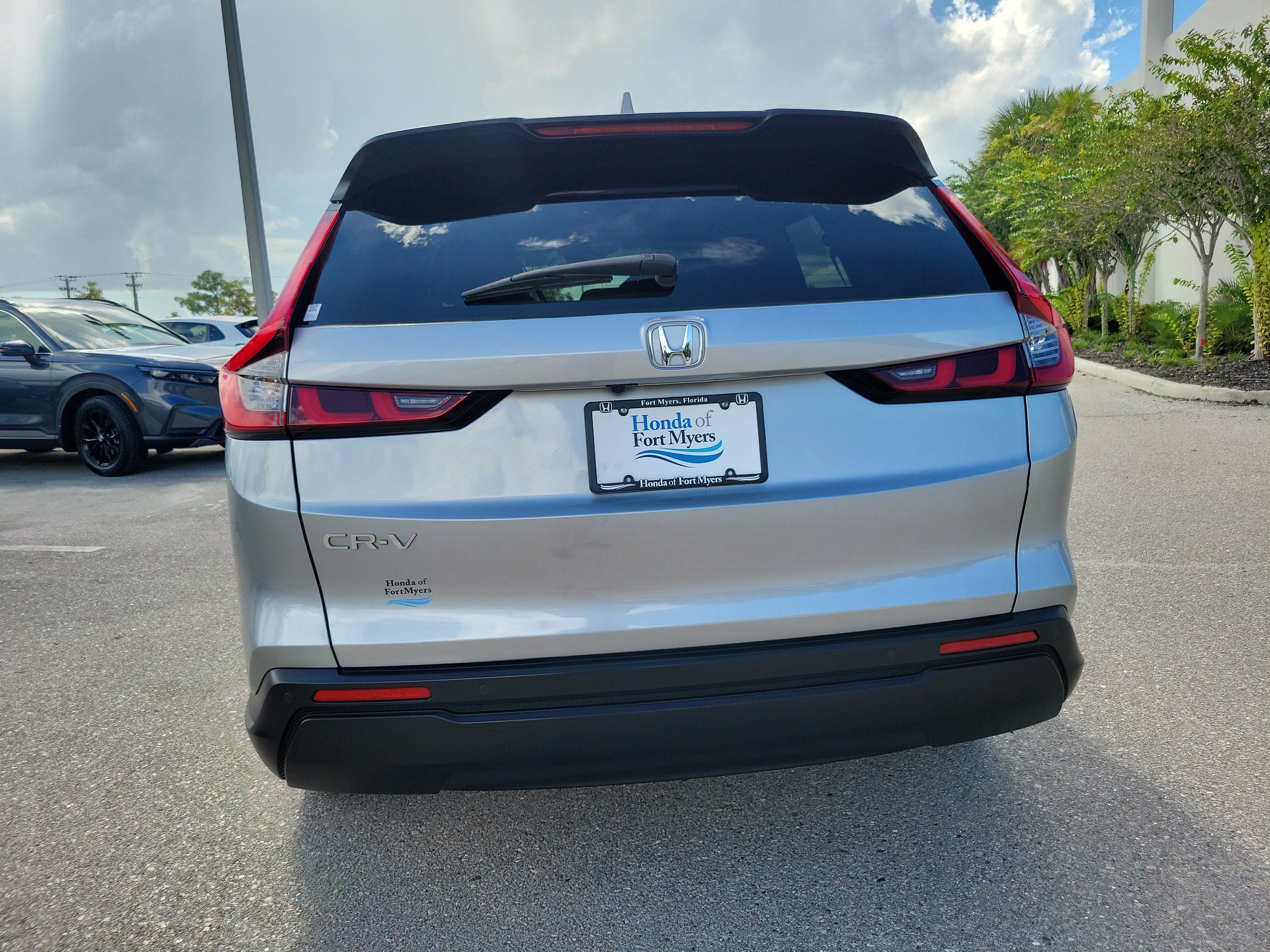 Used 2023 Honda CR-V EX-L image 5