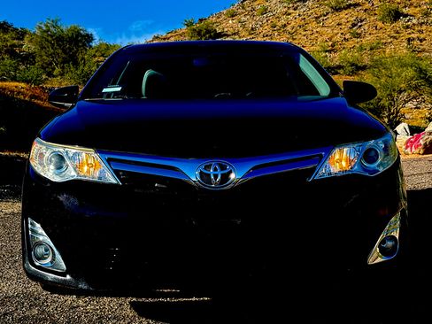 Used 2012 Toyota Camry XLE image 8