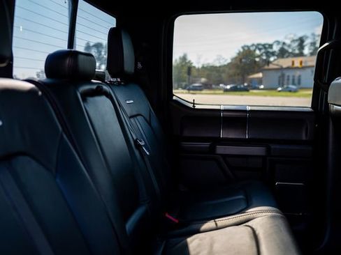 Used 2019 Ford F150 Platinum image 9