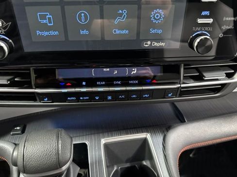 Used 2022 Toyota Sienna XSE FWD image 23