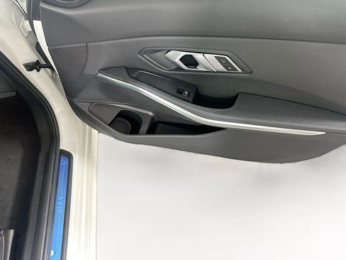 Used 2021 BMW 330i Sedan w/ Convenience Package image 31