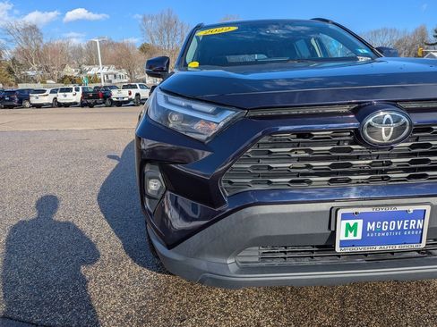 Used 2022 Toyota RAV4 XLE Premium image 10