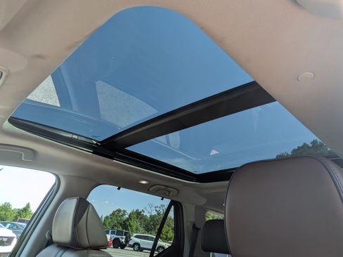 Used 2023 Honda Pilot Elite image 15