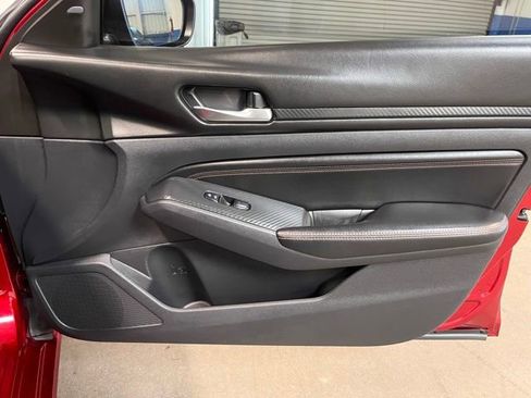 Used 2019 Nissan Altima 2.5 SR w/ SR Premium Package image 11