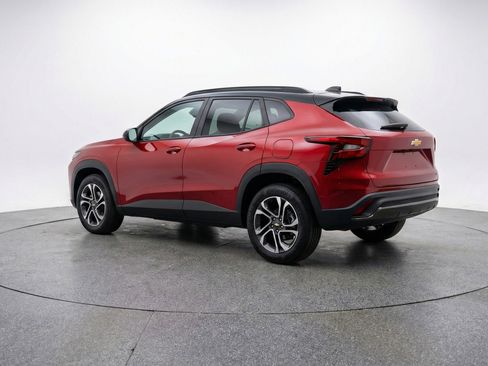 Used 2025 Chevrolet TrailBlazer LT w/ Driver Confidence Package image 6