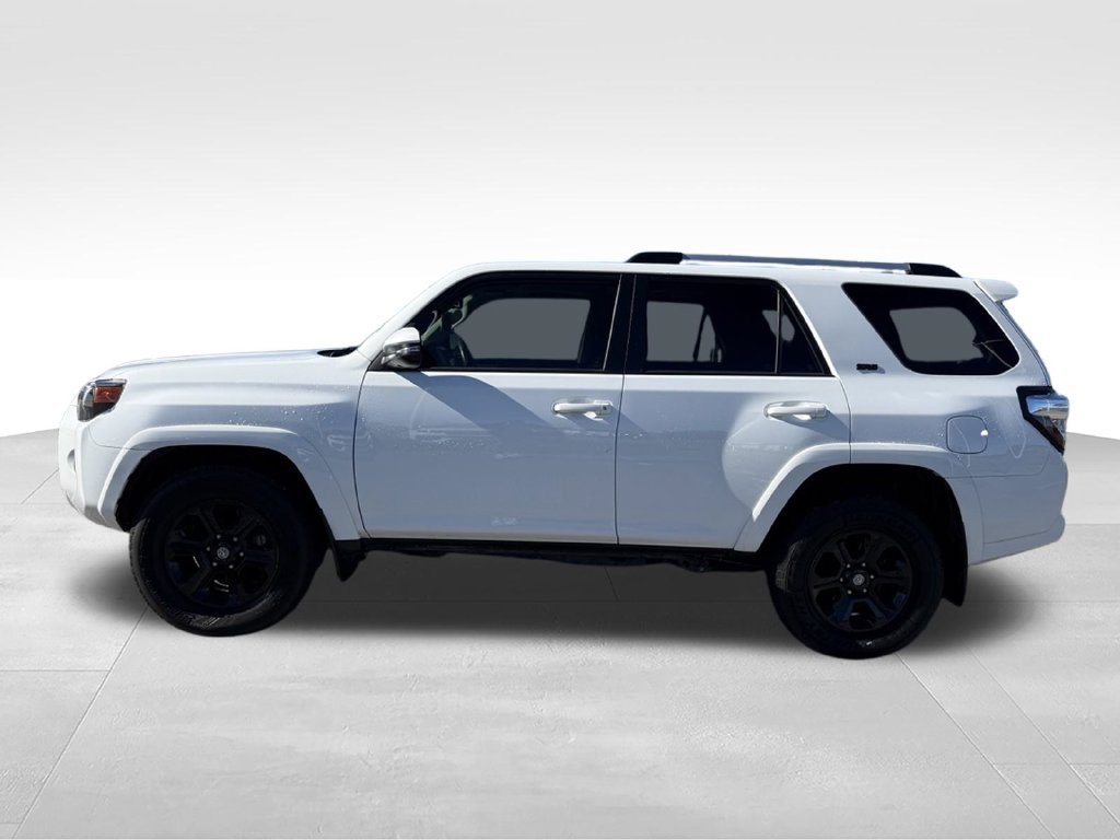 Used 2023 Toyota 4Runner SR5 Premium w/ Moonroof Package RWD image 2