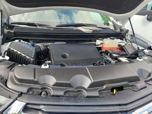 Used 2023 Chevrolet Traverse LS image 24