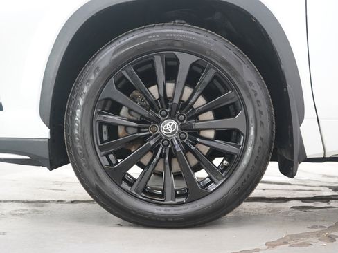 Used 2023 Toyota Highlander XSE image 30