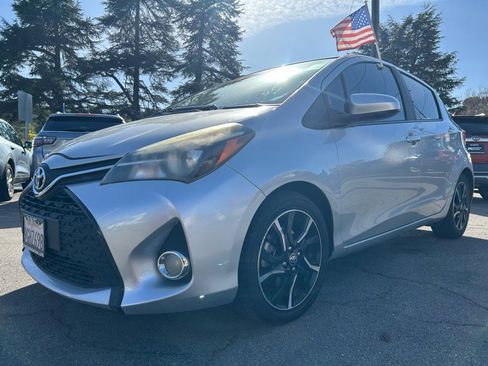Used 2017 Toyota Yaris SE image 1