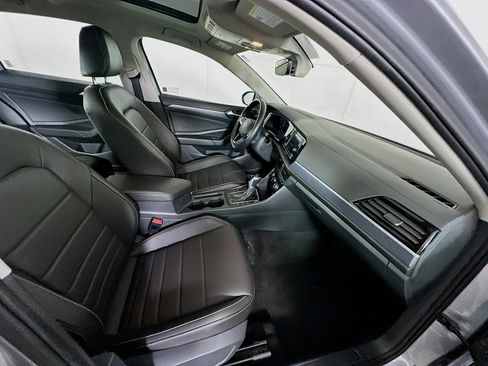 Used 2024 Volkswagen Jetta SE image 30