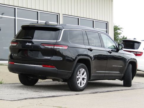 Used 2022 Jeep Grand Cherokee L Limited AWD/4WD image 3
