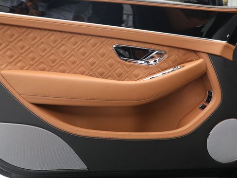 Certified 2022 Bentley Continental GT AWD/4WD image 14