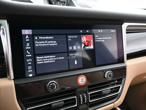 Certified 2026 Porsche Macan AWD/4WD image 21